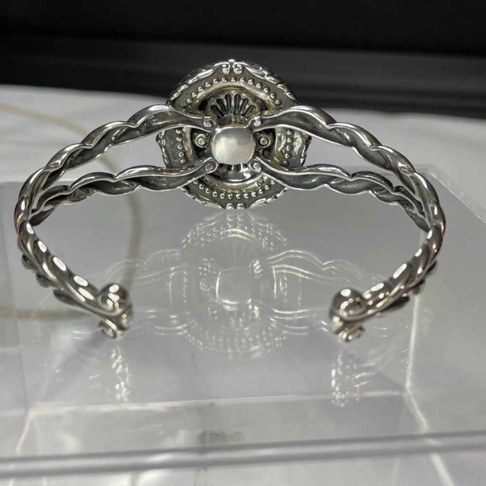 Carolyn
Pollack Turquoise Bangle Bracelet - Picture 4 of 8